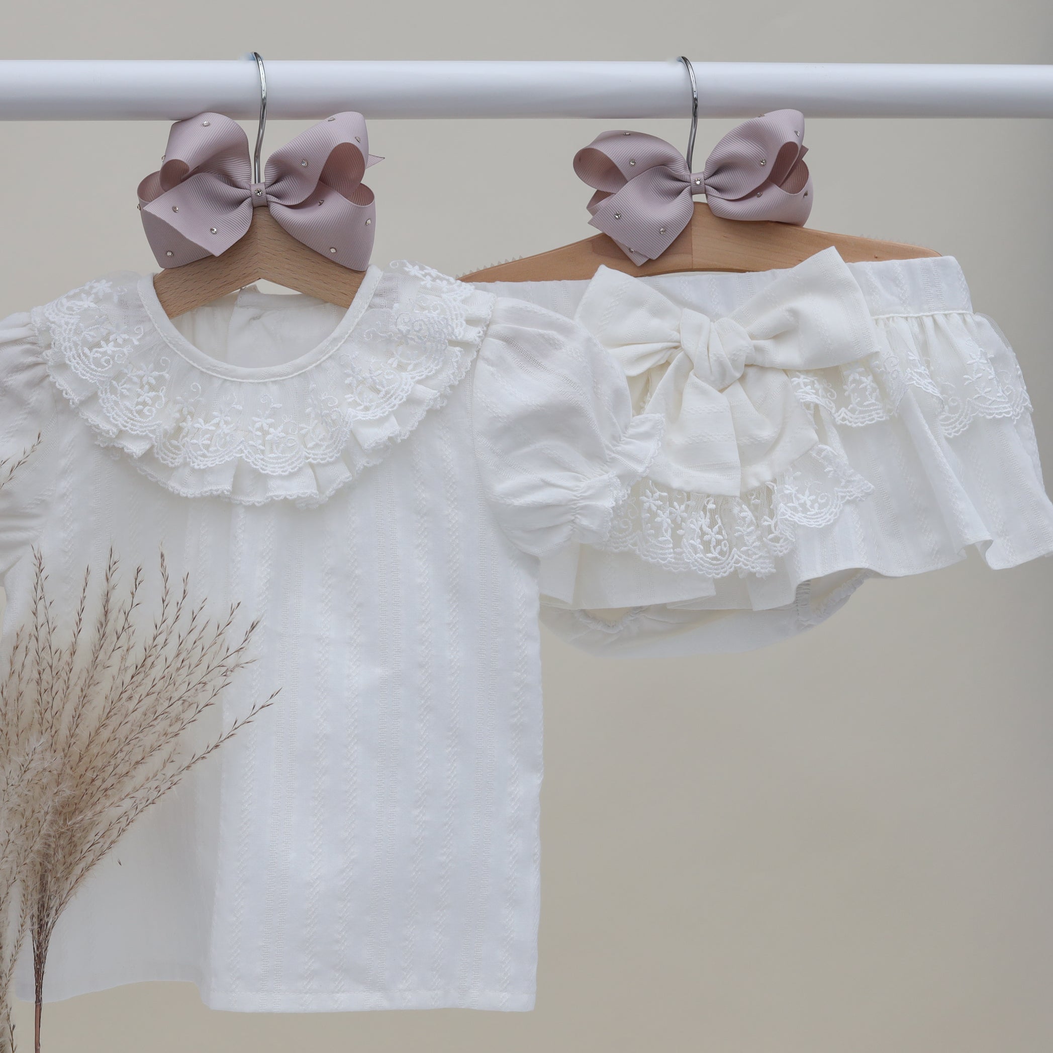 baby girl lace collar blouse & bloomer set